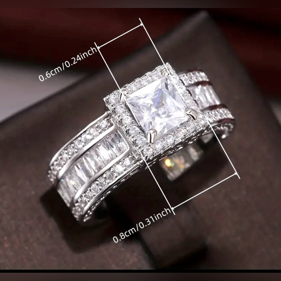 Exquisite Square Stone-4 Prong Diamond Zircon with Halo setting, New - Picture 6 of 6